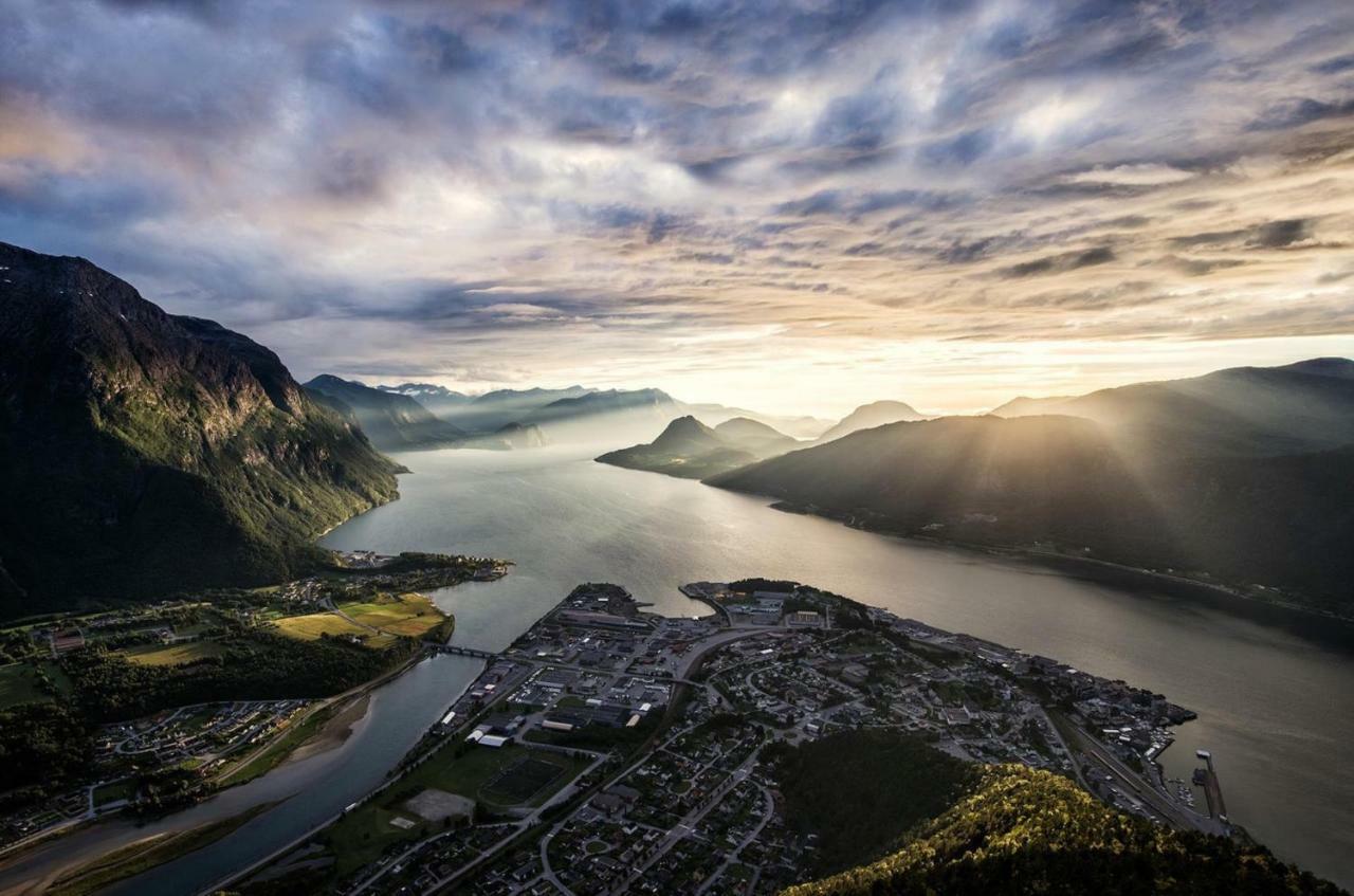 Apartment Dreamvalley Isfjorden 外观 照片